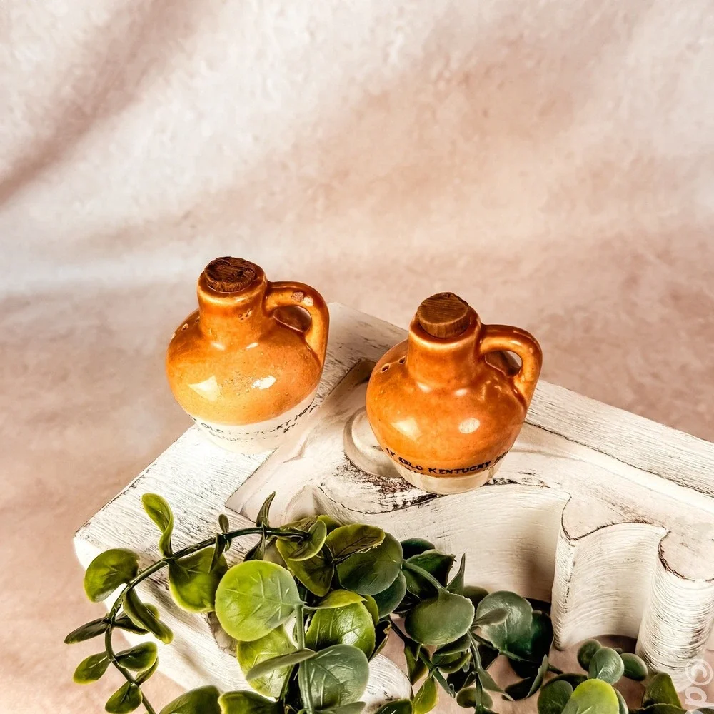 Dining | Ceramic Souvenir Kentucky Salt And Pepper Shakers | Poshmark